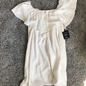 NWT White off the shoulder Lulus summer dress